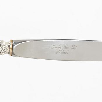 Theodor Olsen, cutlery set, 111 pieces, silver, model Anitra, in a case by master carver Emil Sandberg (1905-1998).