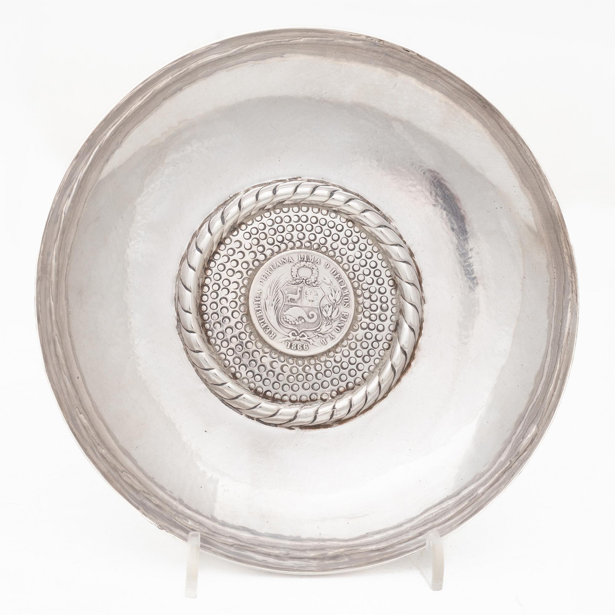 Bowl dish, sterling silver, Peru, 20th century.