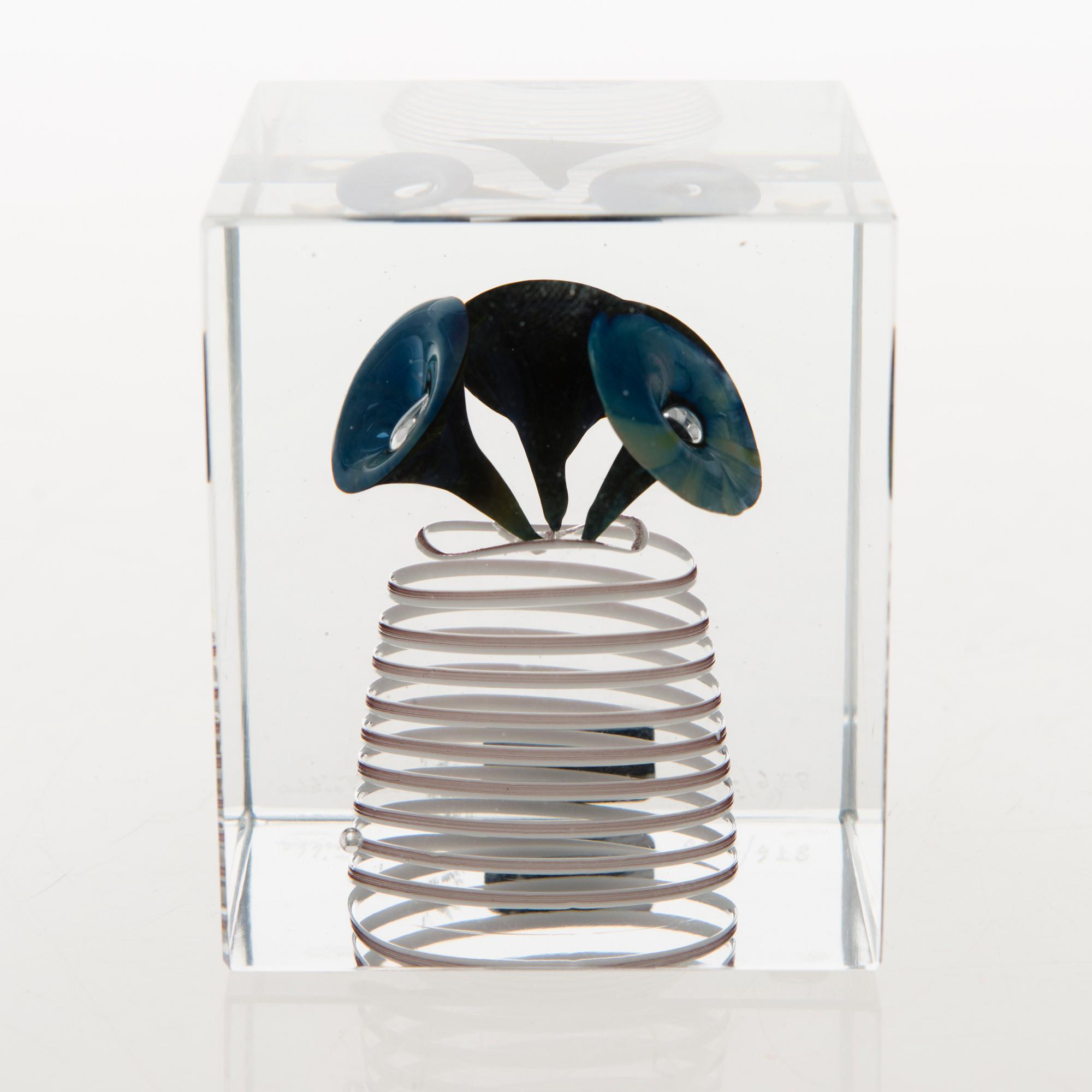 OIVA TOIKKA, An annual glass cube, signed Oiva Toikka Nuutajärvi 1978 and numbered 876/2000.