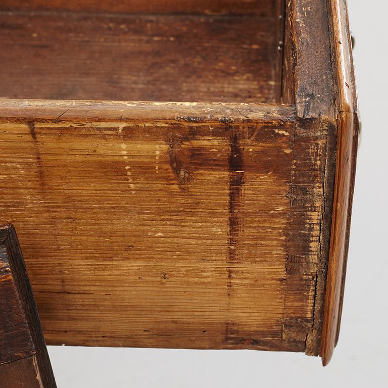 A kneehole desk, 18th century.