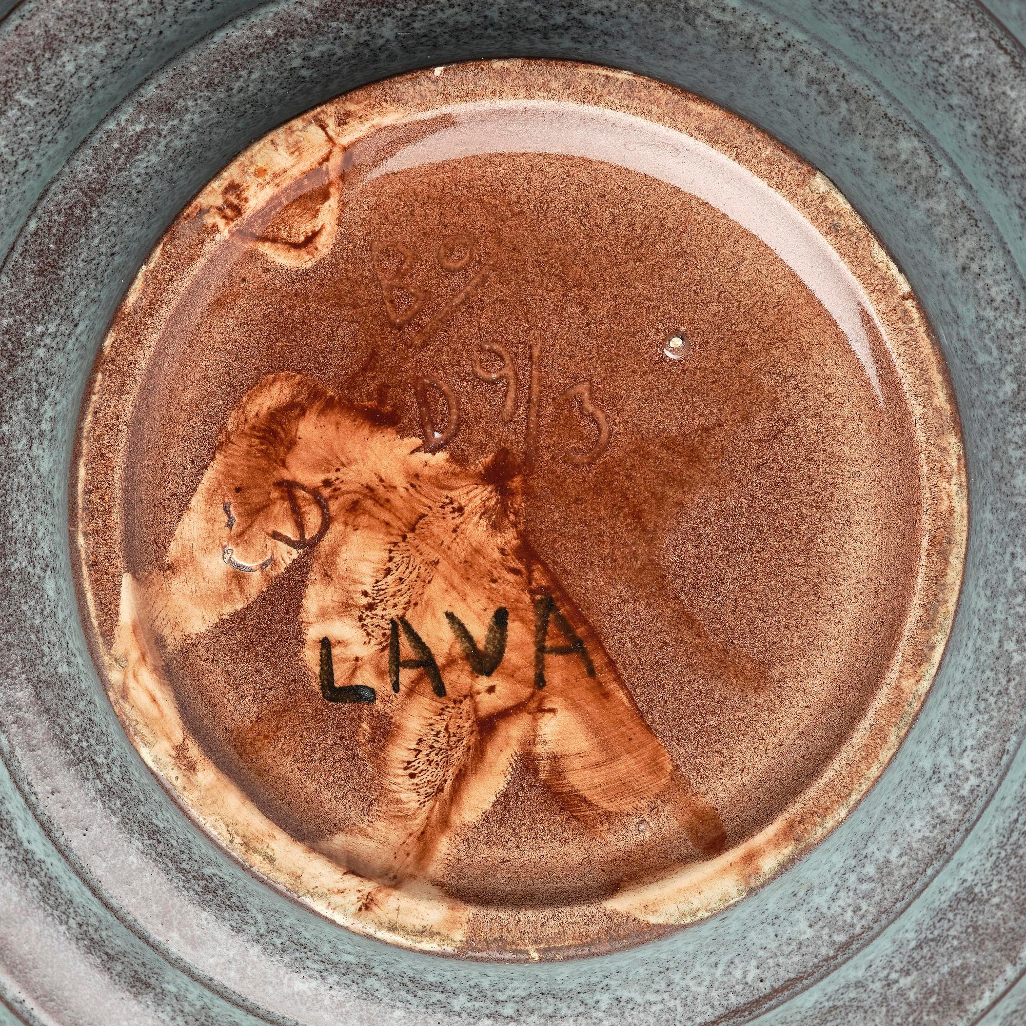 Ewald Dahlskog, a spherical faience vase, model D9/3, Bo Fajans, Gävle, 1930s.