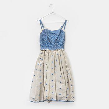 Märthaskolan, a blue and white 1950's-/60's dress.