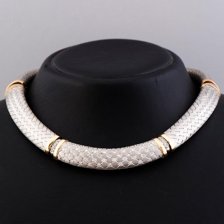 COLLIER, briljantslipade diamanter, 18K vitguld och guld. Italien.