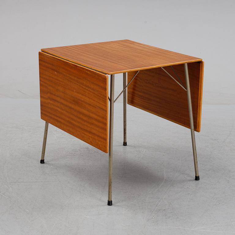 Arne Jacobsen, a model 3601 table for Fritz Hansen, Denmark.