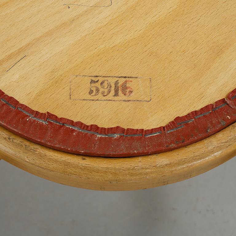 BARPALLAR, ett par, modell 64 Alvar Aalto.  Sannolikt tillverkade av Svenska AB Artek Hedemora, 1946-56.