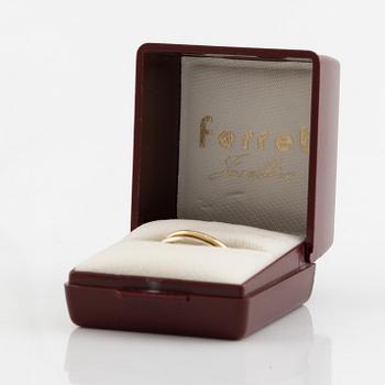 18K three coloured gold ring, Ferret.