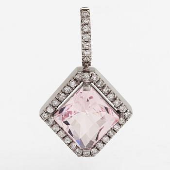 An 18K white gold pendant with a morganite and diamonds approx. 0.48 ct in total.