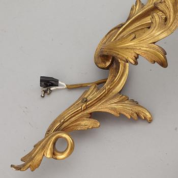 APPLIQUER, för ett ljus, ett par, mässing, Louis XV-stil 1900-tal.