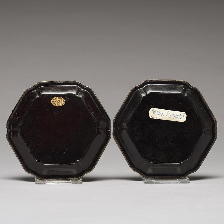 FAT, ett par, lacque burgautée. Qingdynastin, 1700-tal.
