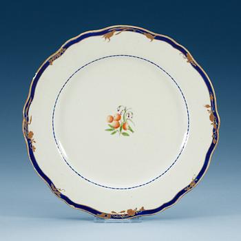 1617. A set of 10 famille rose dinner plates, Qing dynasty, Qianlong (1736-95).
