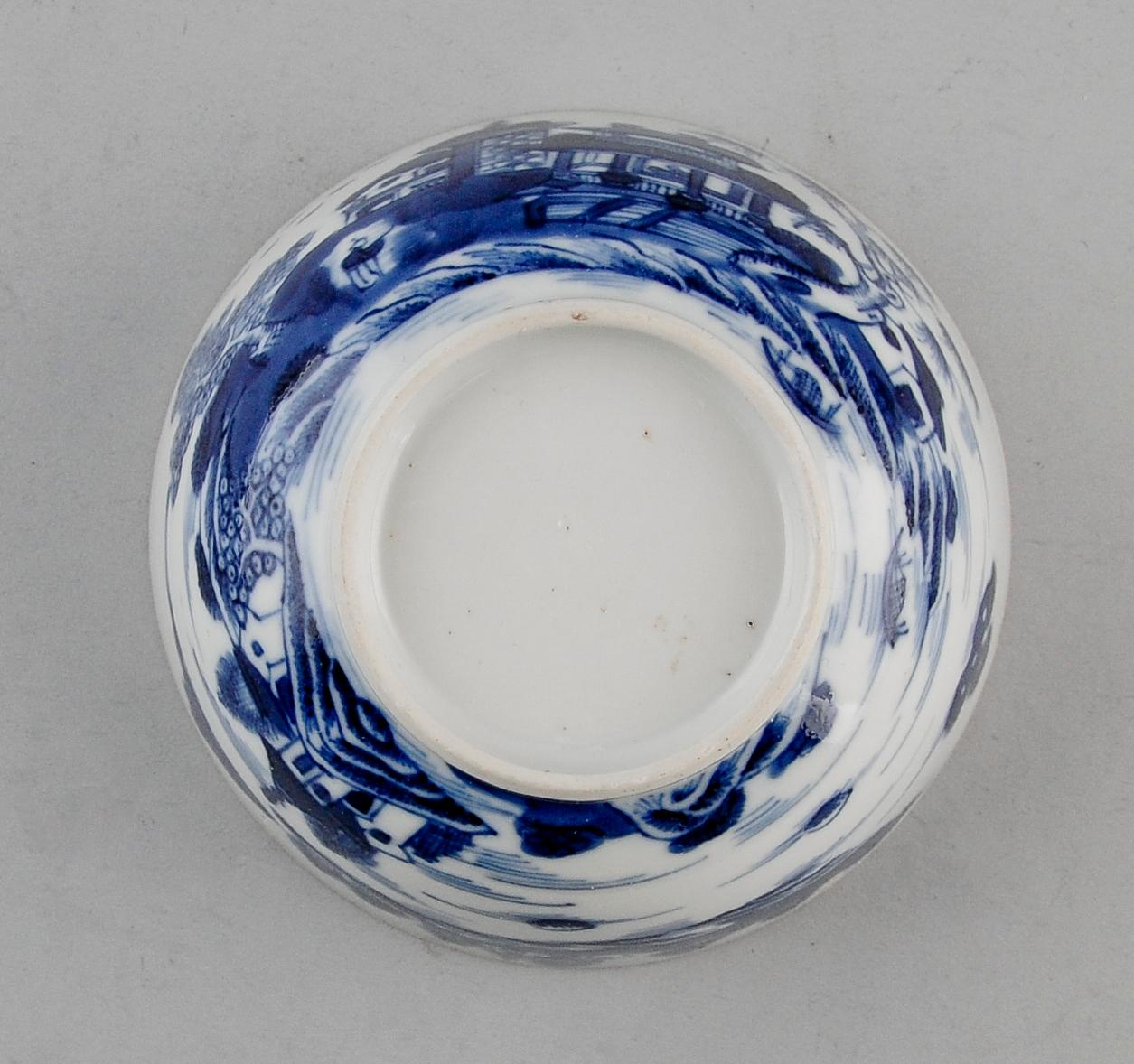 TESKÅL OCH FAT, porslin, Kina, Qianlong, 1700-tal.