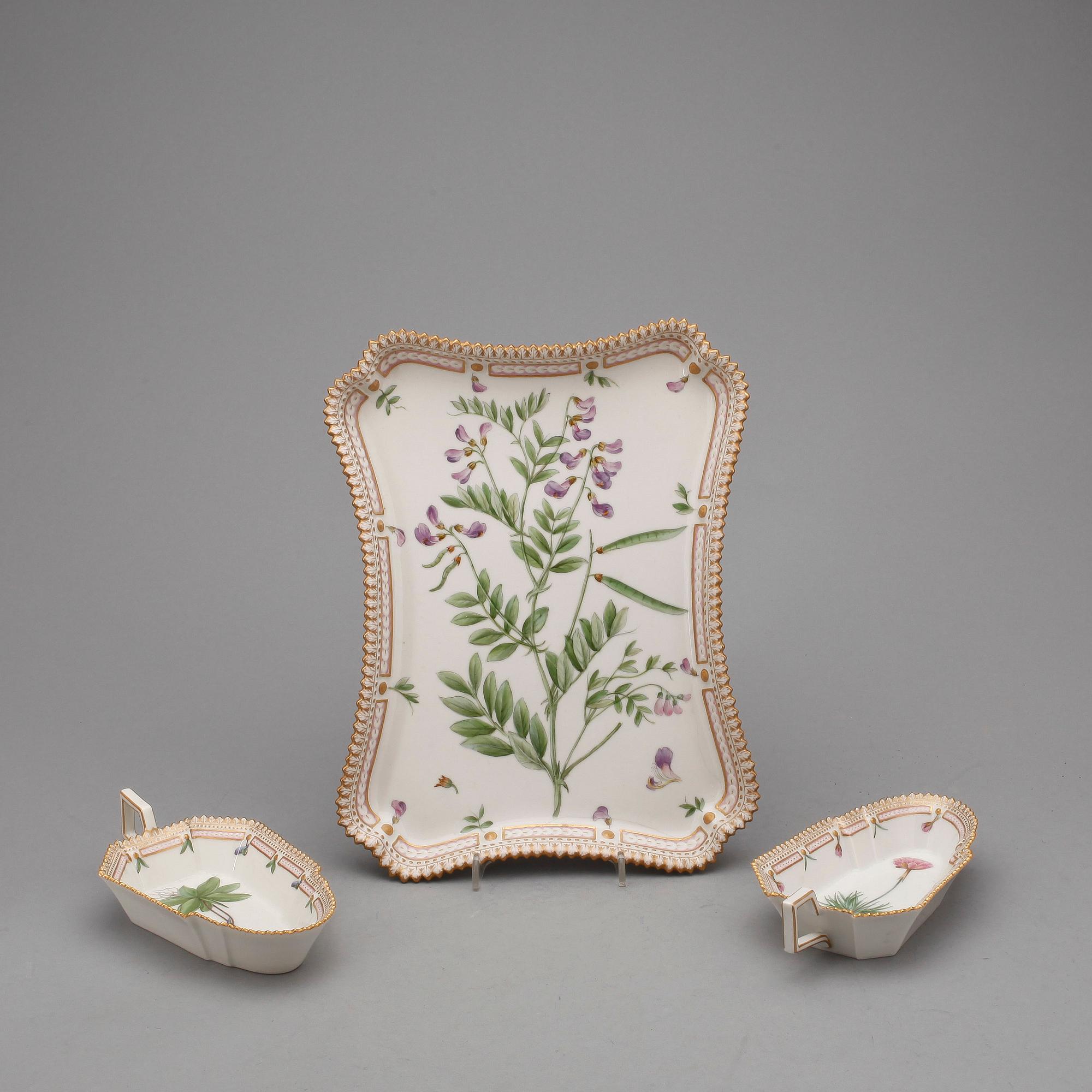 PARTI PORSLIN, 3 delar, "Flora Danica", Royal Copenhagen.