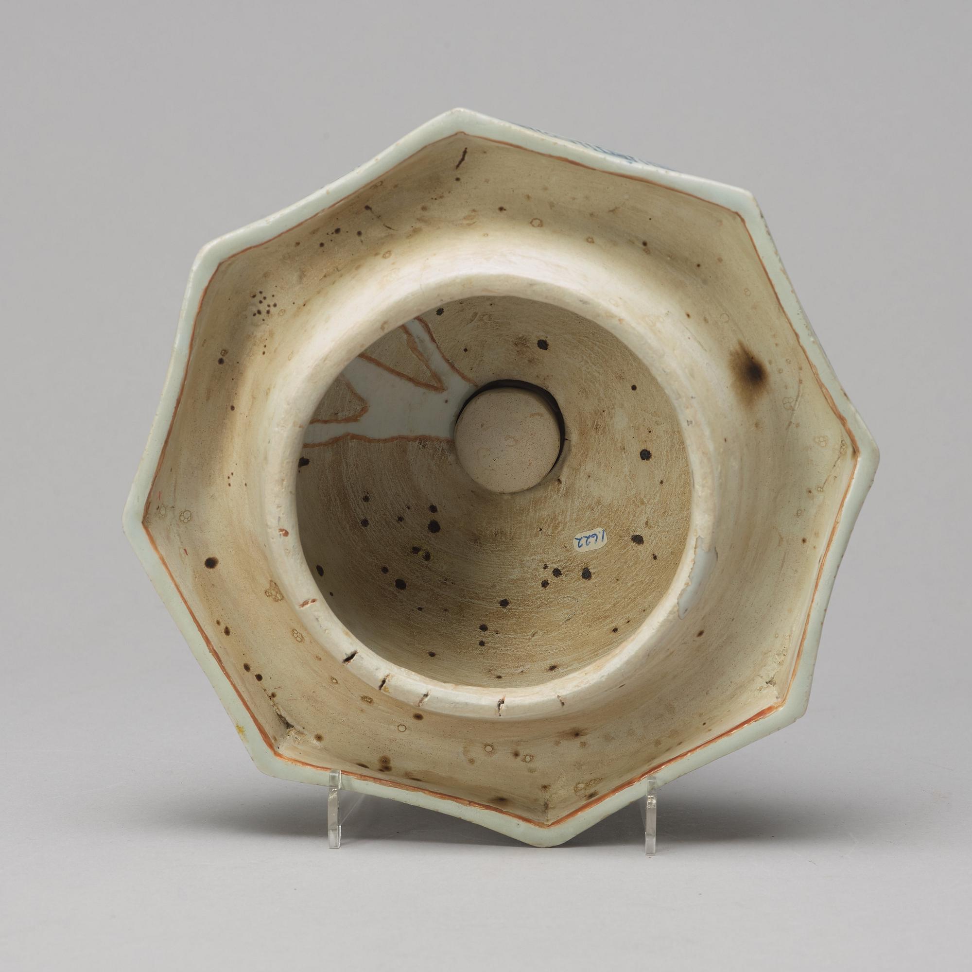 LOCK/STÄLL, keramik. Thailand, Sawankhalok, 16/1700-tal.