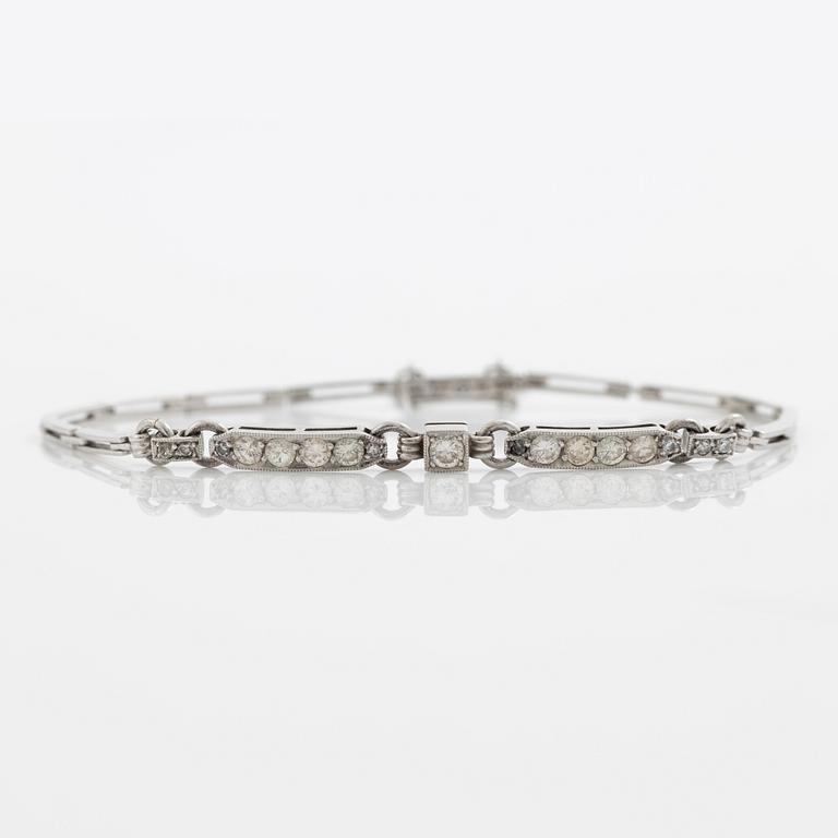 Bracelet, 18K white gold with brilliant-cut diamonds.