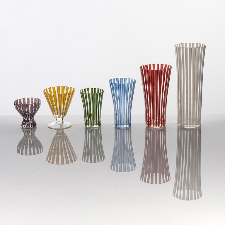 Bengt Orup, a 64-piece 'Strikt' glass service from Johansfors, 1950's.