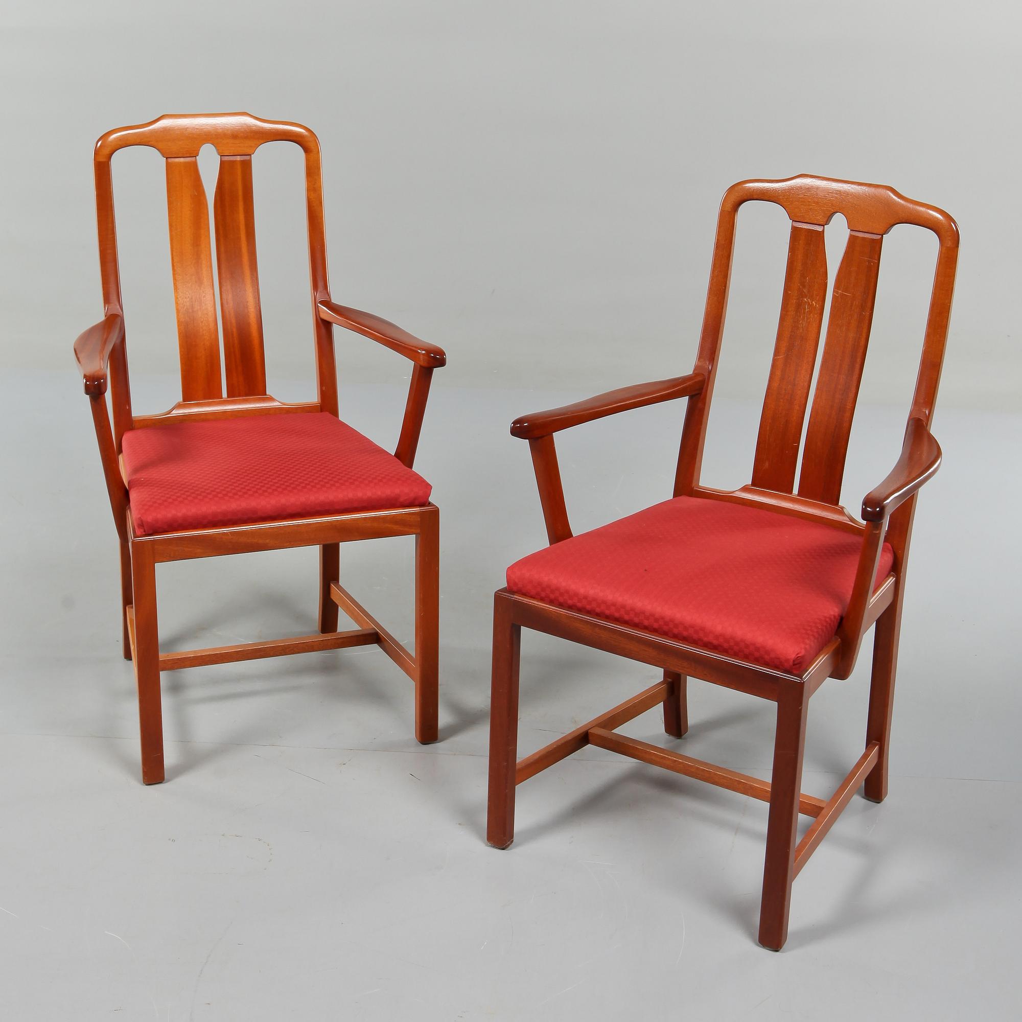 KARMSTOLAR, ett par, "Ambassadör", Carl Malmsten, Rydéns Interiör, tillverkade 1985.