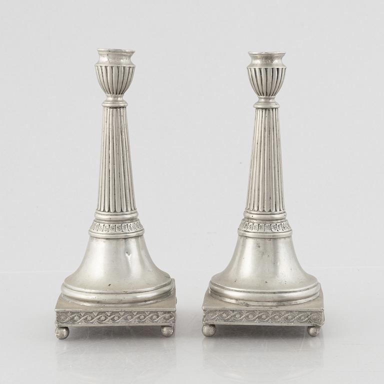 Nils Erik Justelius, ljusstakar, ett par, tenn, Eksjö 1819.