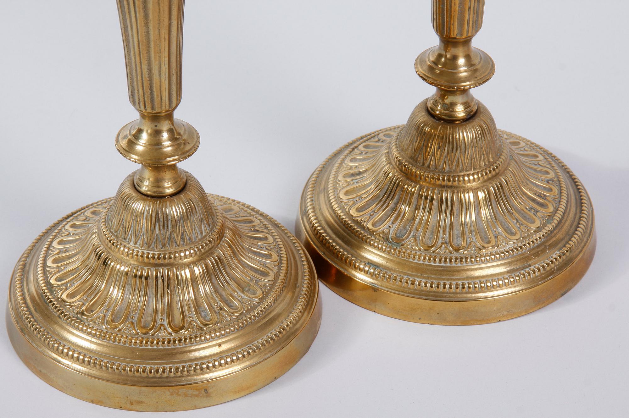 LJUSSTAKAR, ett par, mässing, Louis XVI-stil, 1900-tal.