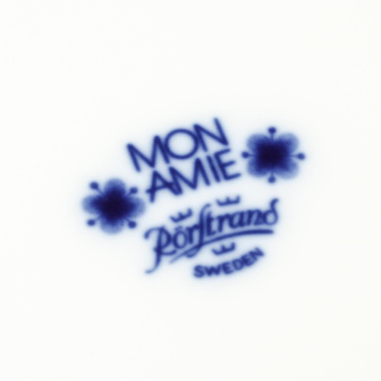 44 pieces of porcelain tableware by Marianne Westman, model "Mon Ami", for Rörstrand, 20th century.