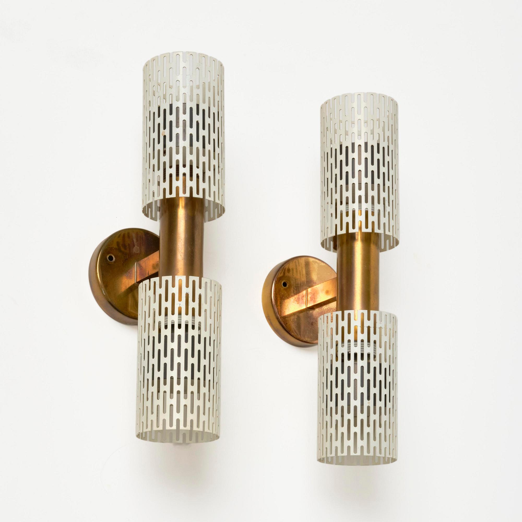 Harald Notini, vägglampor, ett par, modell 8820, Arvid Böhlmarks Lampfabrik, Stockholm, 1950-tal.