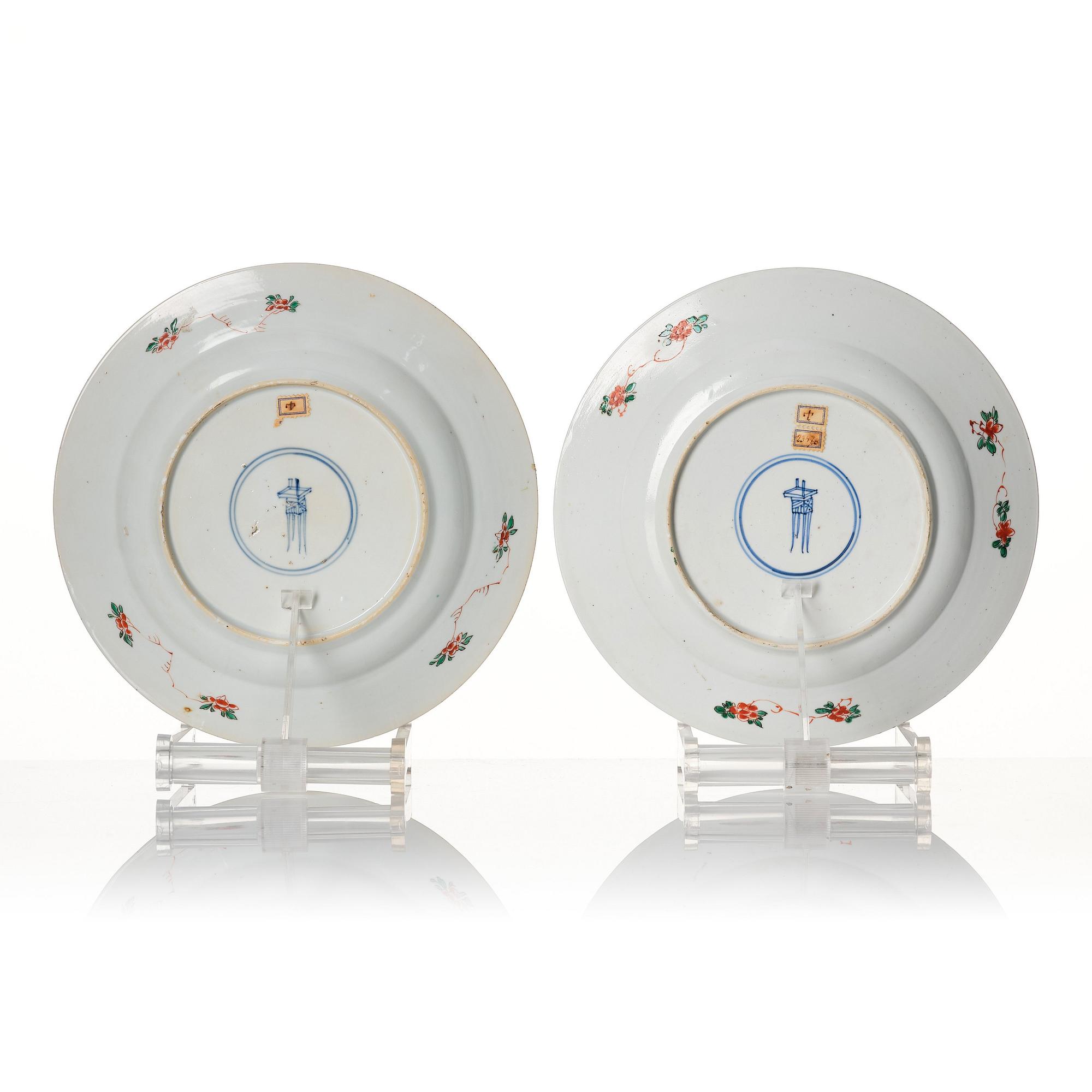 A pair of famille verte plates, Qing dynasty, Kangxi (1662-1722).