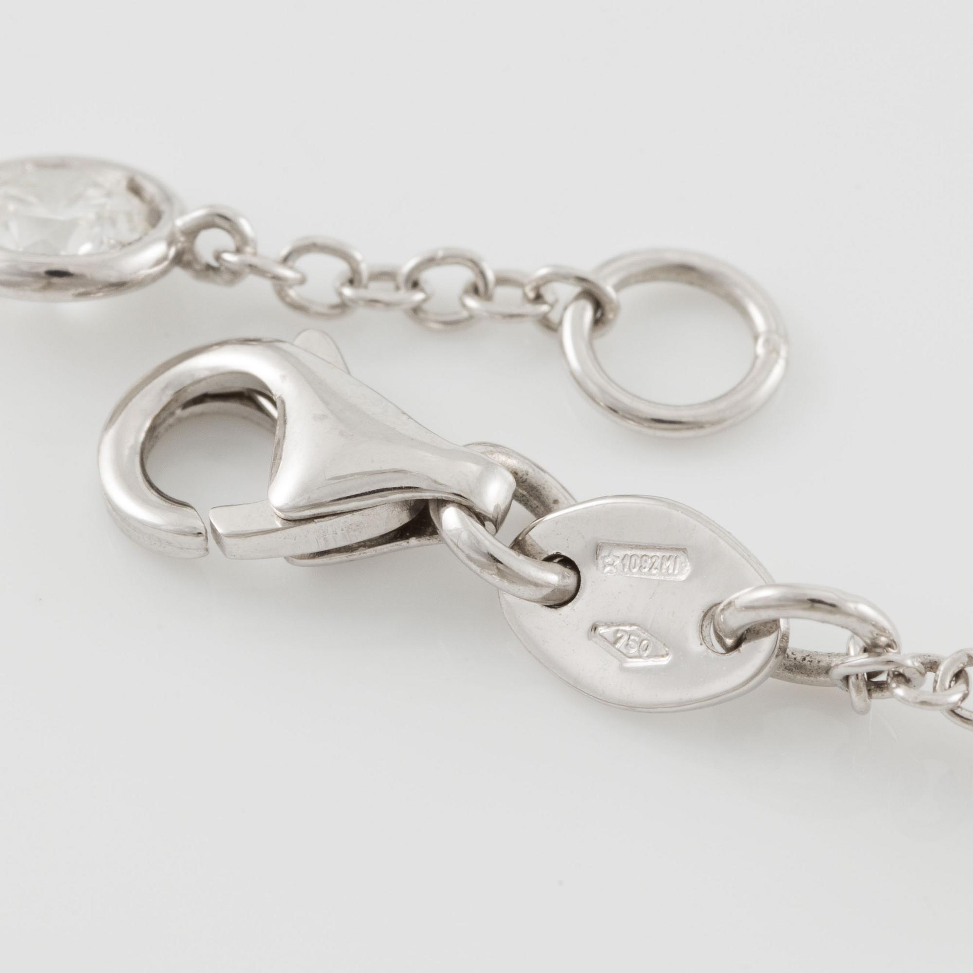 Bracelet, 18K white gold with brilliant-cut diamonds.
