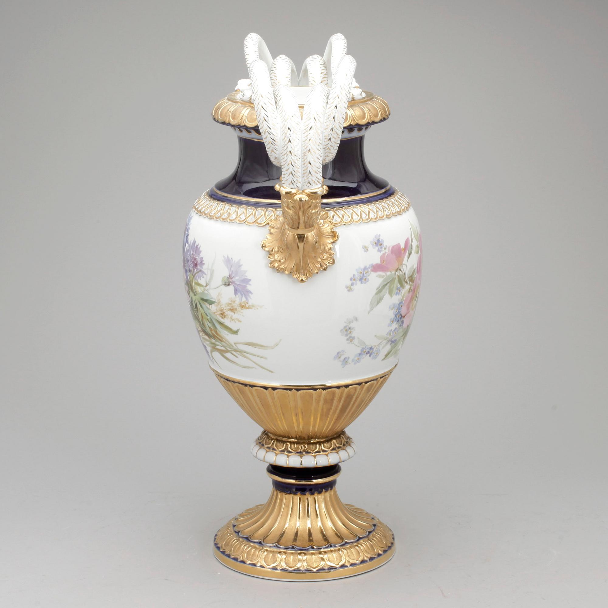 PRAKTURNA, porslin, Meissen, 1900-tal.