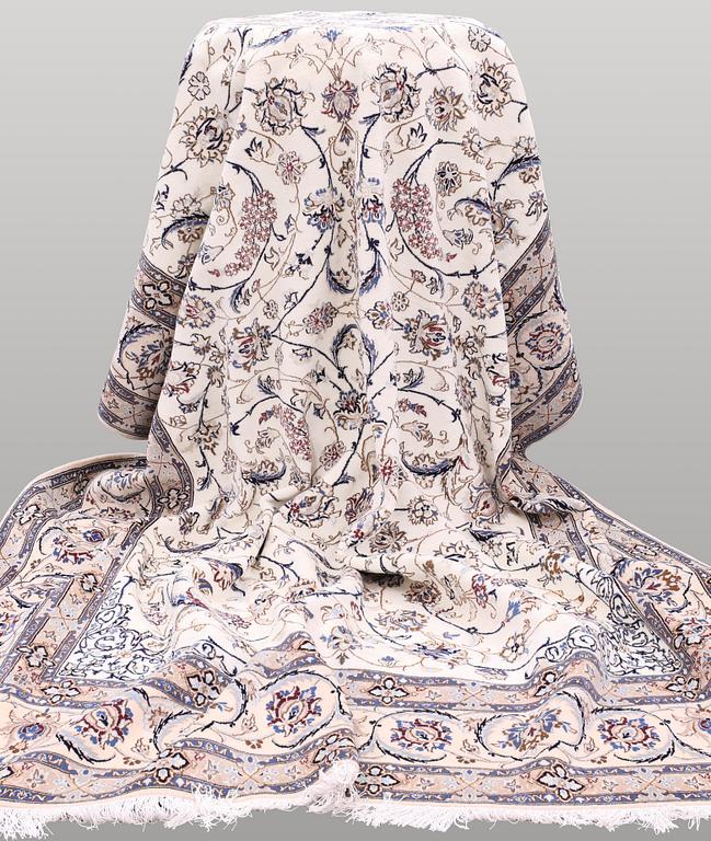 Matta, Nain part silk s.k 9LAA , ca 361 x 255 cm.