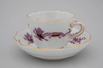 KAFFEKOPPAR MED FAT, 6+2 st. Porslin, Meissen. 1900-tal.