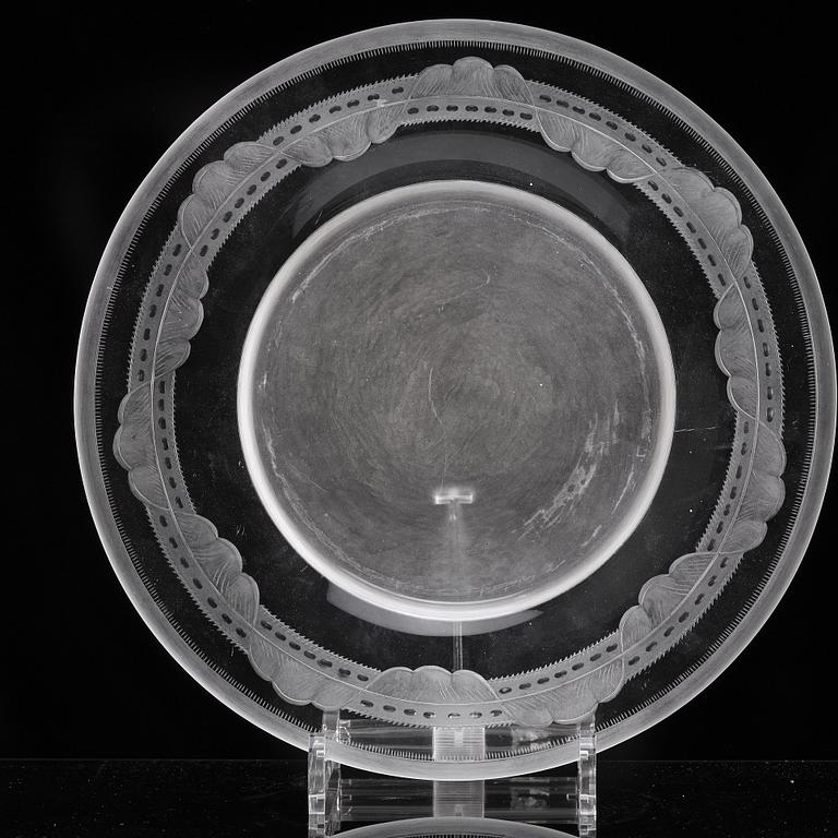Simon Gate, an engraved glass bowl with plate, Orrefors, Sweden 1923, model 122.