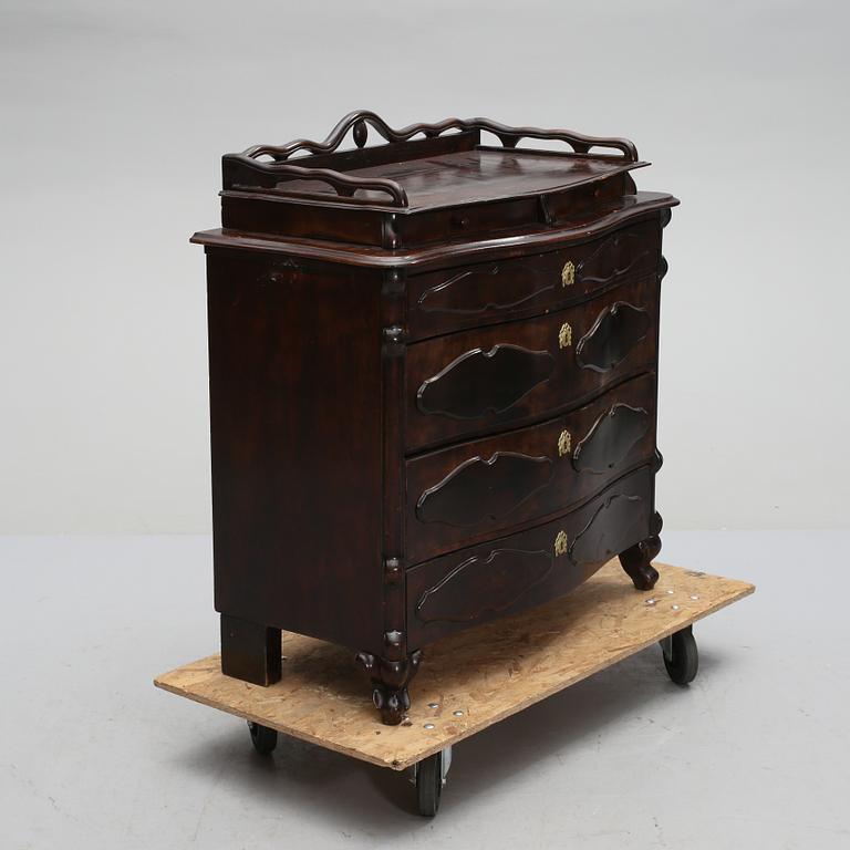 BYRÅ, troligen Mellaneuropa, 1800-talets mitt/andra hälft.