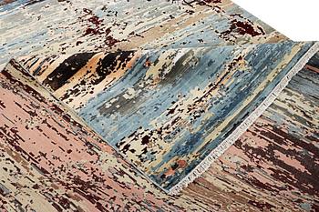 An oriental carpet with modern design, ca. 377 x 277 cm.