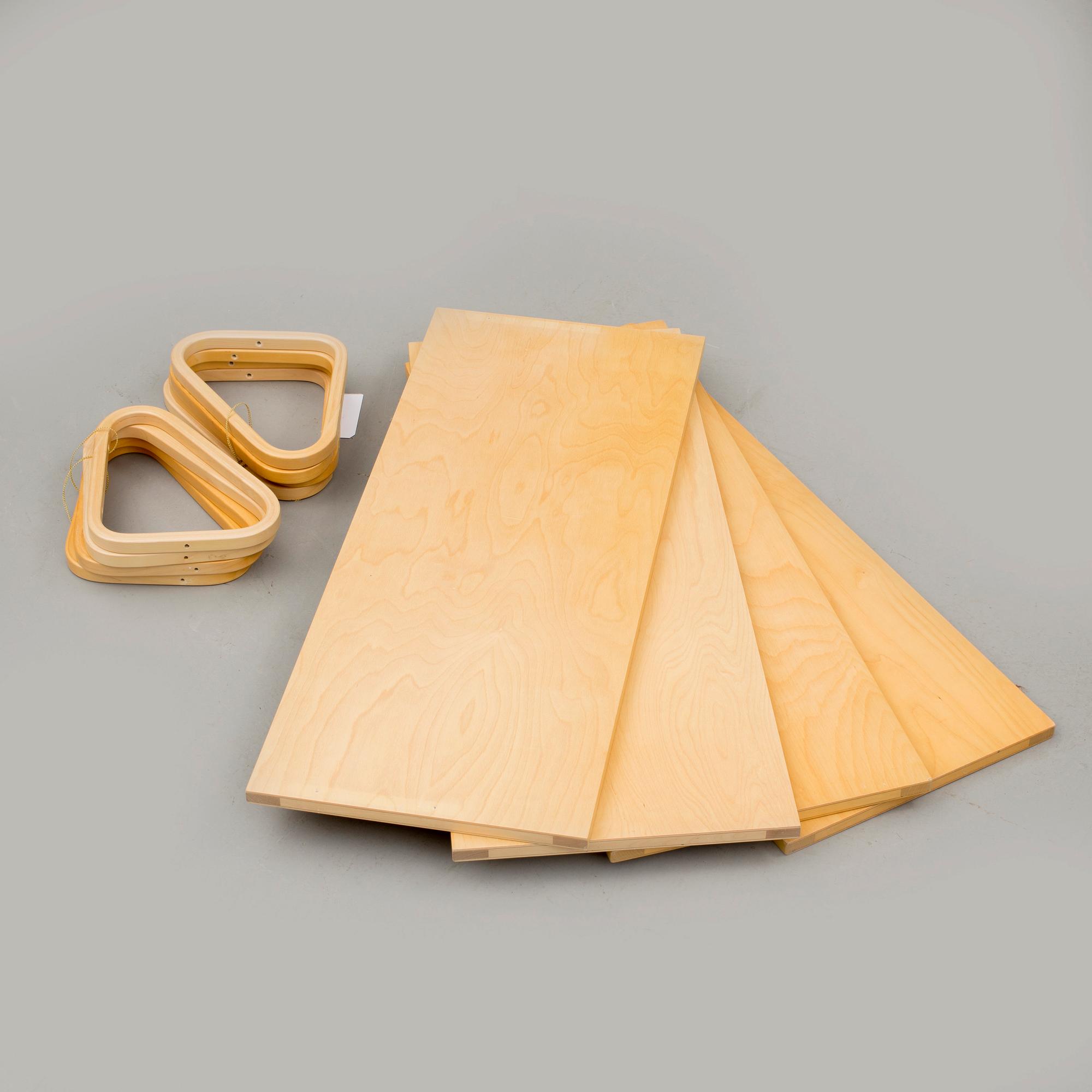 HYLLOR, 4 st, nr 112A, design Alvar Aalto, Artek, Finland, 2005.