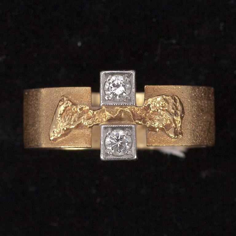 RING, guld 18K briljantslipade diamanter tot. ca 0,19 ct, Björn Weckström, Lapponia 1975. Tot. vikt ca 7,3 gr.