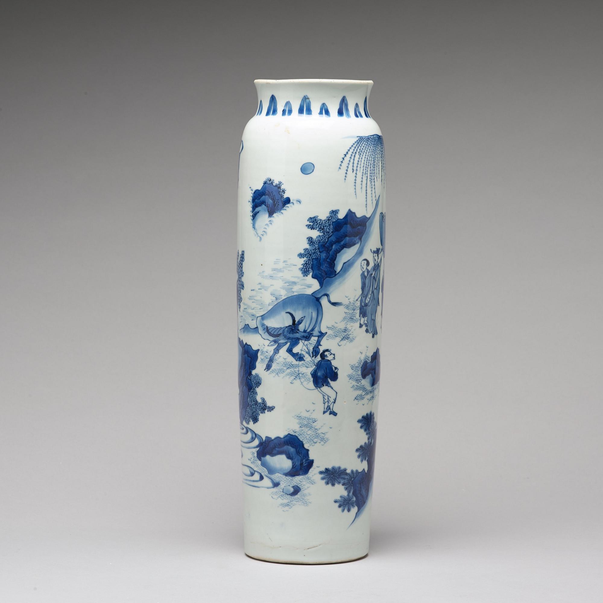 A blue and white Transitional "Rolwagen" vase, 17th Century.