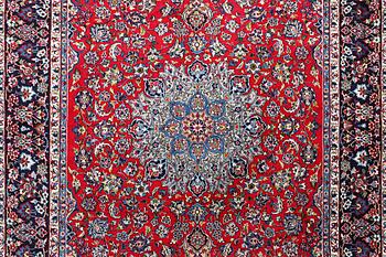 A carpet, Kashan, ca 406 x 301 cm.