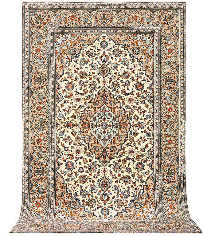 Matta, Keshan, ca 326 x 195 cm.