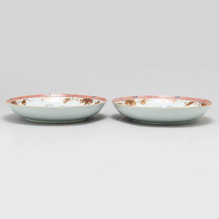 A pair of famille rose dishes, Qing dynasty, Yongzheng (1723-35).