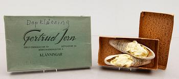 SKOR OCH BRUDSLÖJA, 1800-tal.