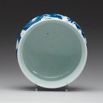 A blue and white censer, Qing dynasty, Kangxi (1662-1722).