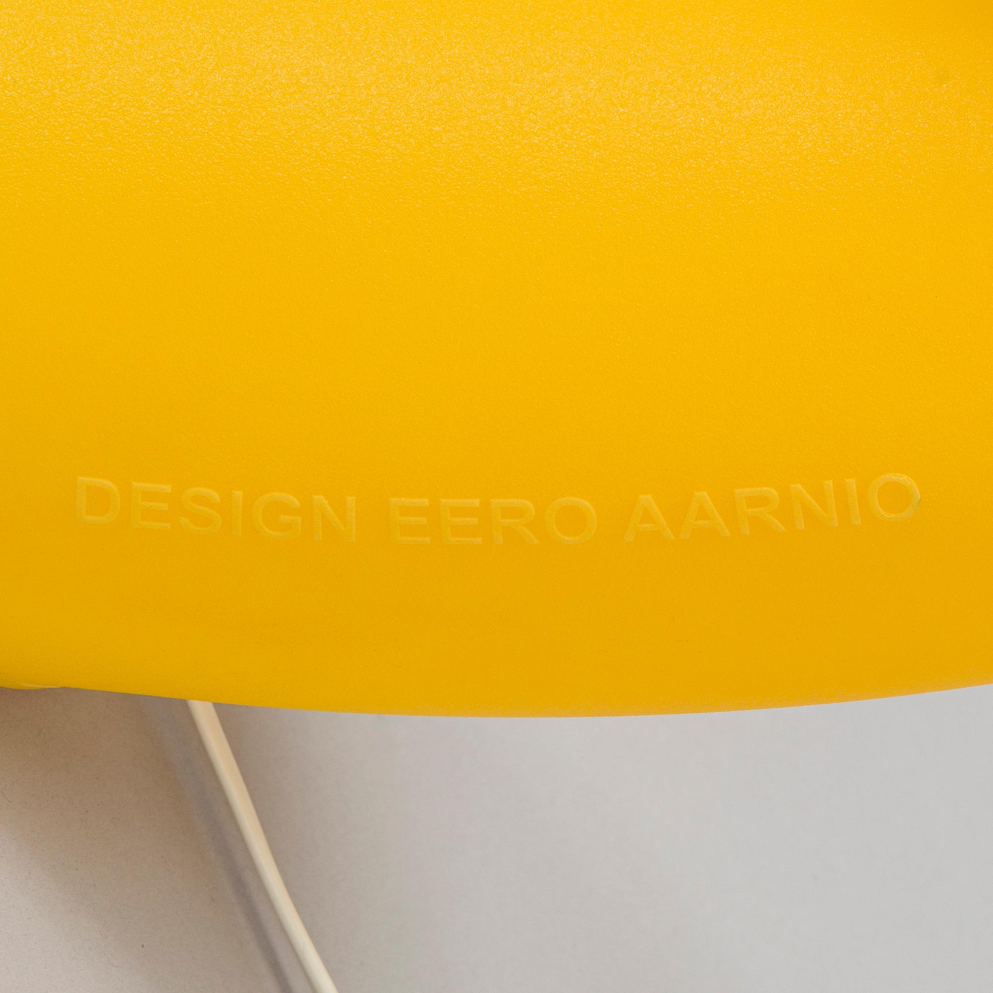 Eero Aarnio, A table lamp 'Swan' for Melaja Oy, 2007.
