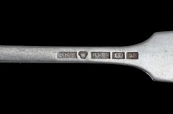 BESTICKSUPPSÄTTNING, 49 delar, silver. Olika finska smeder 1835-1971. Snäckmodell. Vikt 1334 gr.