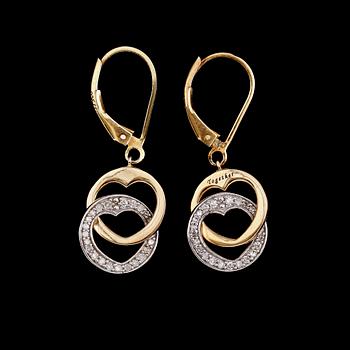 ÖRHÄNGEN, 1 par, 14 k guld/vitguld, briljantslipade diamanter tot ca 0.25 ct.