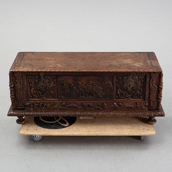 Casonne / Kista, renässansstil, sydeuropa, 1800-tal eller äldre.
