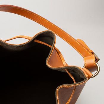 LOUIS VUITTON, "Noé Epi", axelbandsväska.