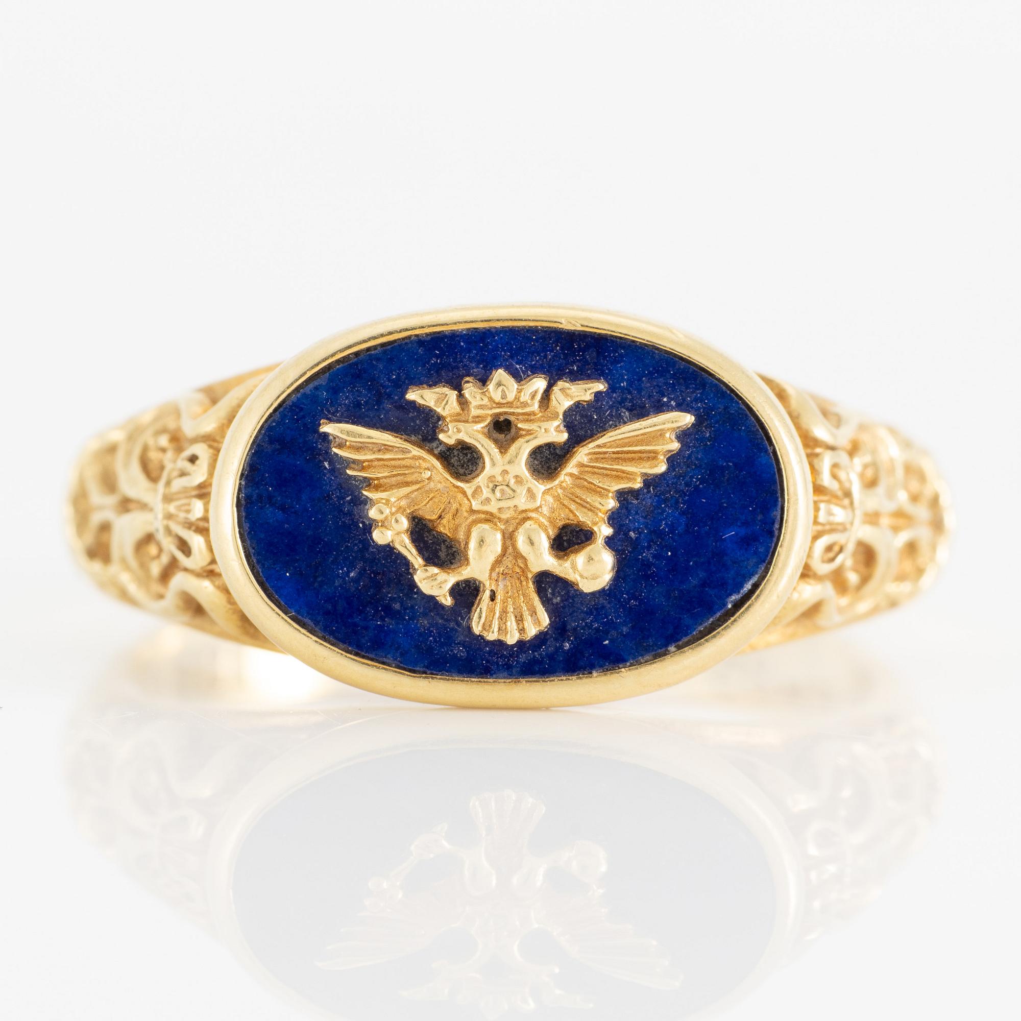 Ring, Imperial Eagle, 18K gold with lapis lazuli. Igor Carl