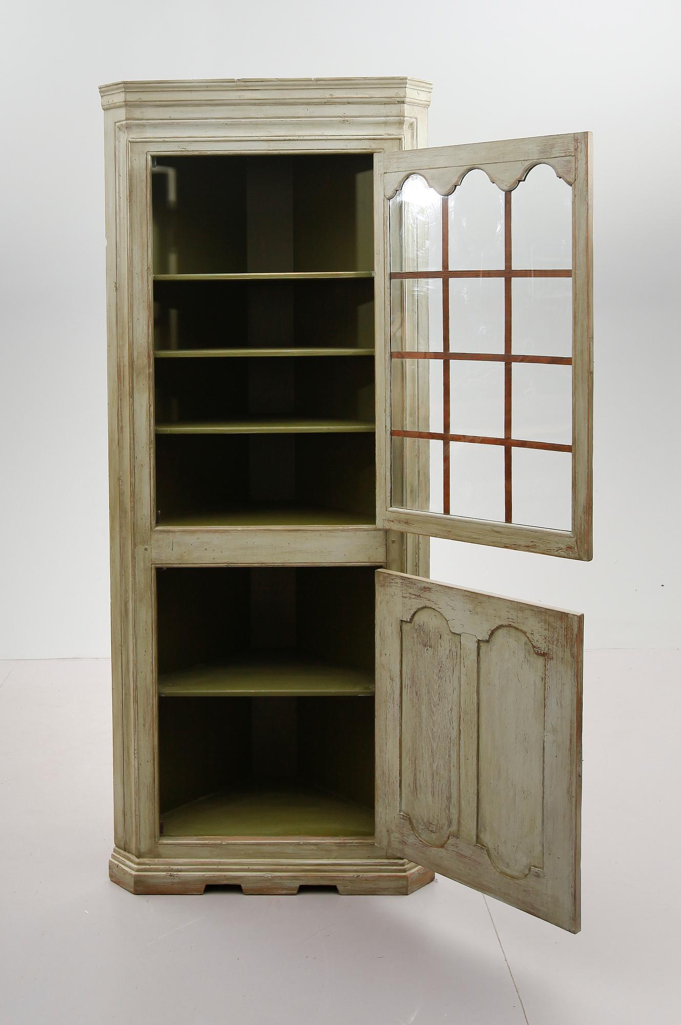 HÖRNSKÅP, barockstil, 1800-tal.