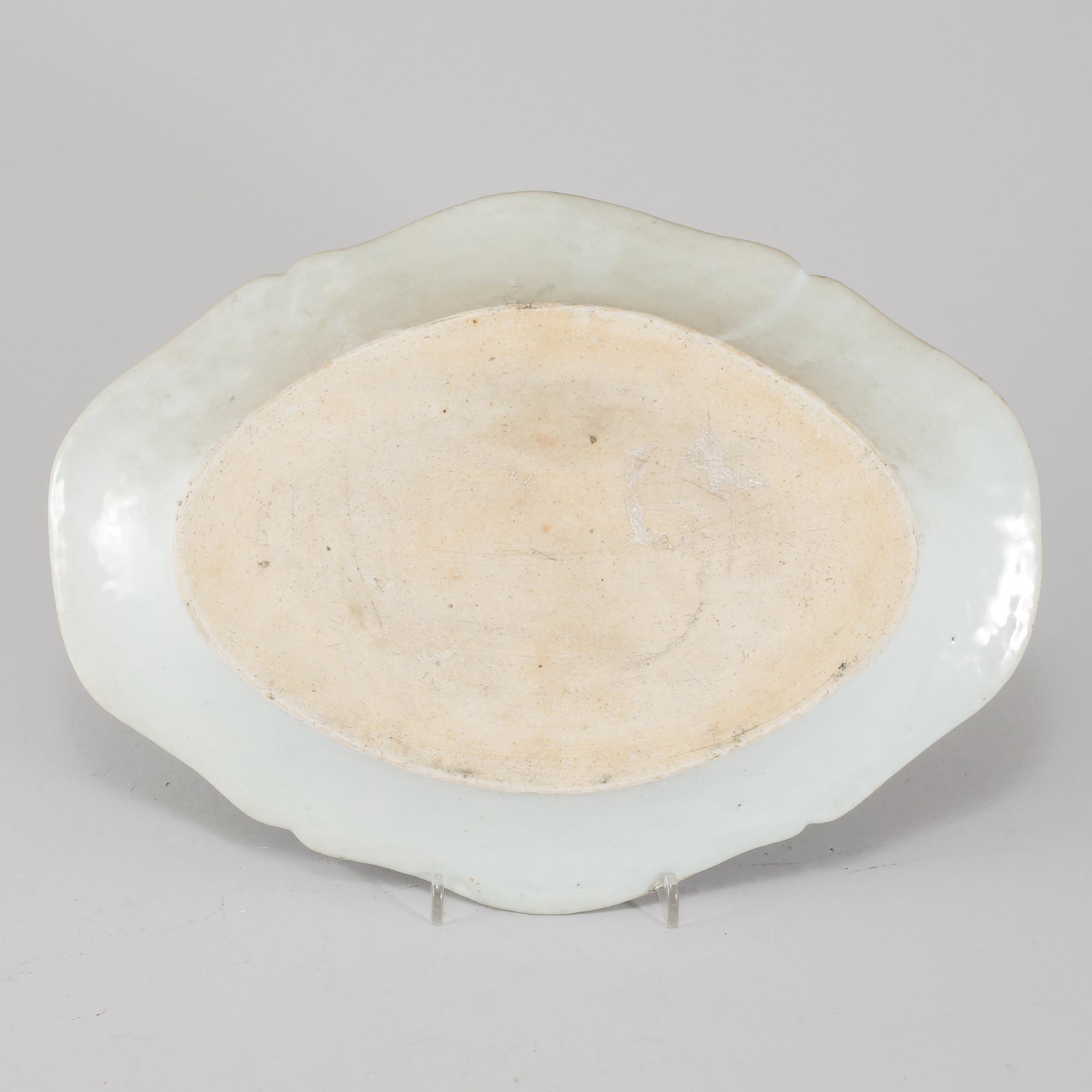 UPPLÄGGNINGSFAT, porslin, Kina, 1700-tal.