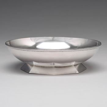 Wiwen Nilsson, a sterling bowl "The King's bowl" (Kungaskålen), Lund Sweden 1971.