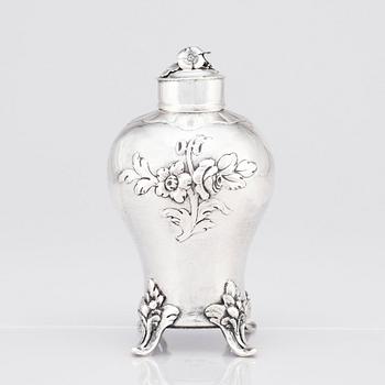 A Swedish 18th century silver tea caddy, marks of Erik Niklas Thomé, Stockholm 1771.